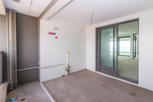 Image 38 - 818395