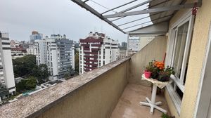Image 10 - 818451