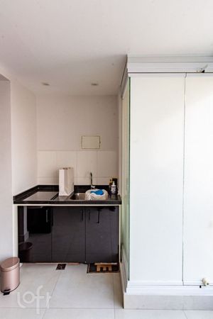 Image 3 - 818656