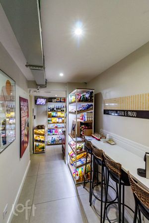 Image 10 - 818656
