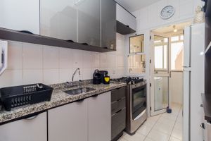 Image 19 - 818710