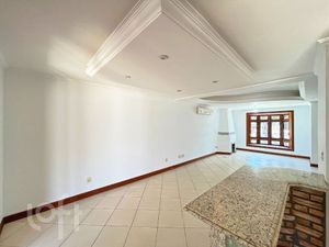 Image 12 - 818725