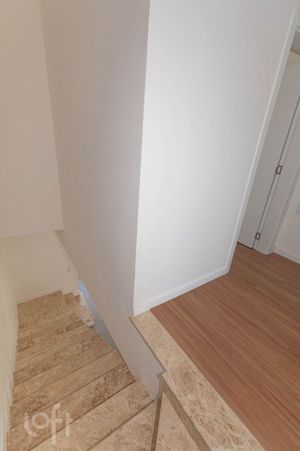 Image 10 - 818730