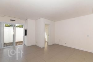 Image 3 - 818730