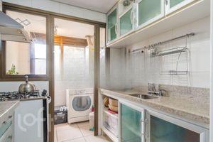 Image 8 - 818837