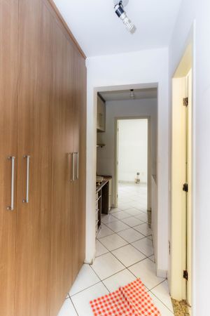Image 17 - 818851