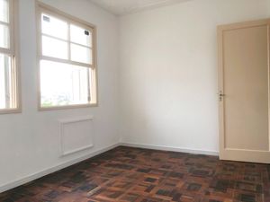 Image 6 - 818855