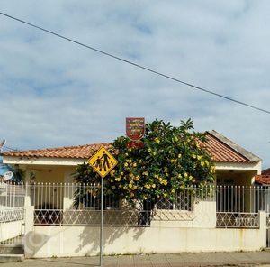 Image 1 - 818860