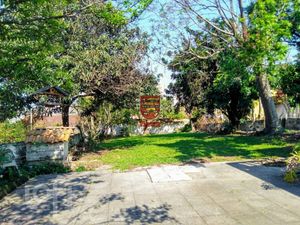 Image 15 - 818860