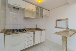 Image 15 - 818911