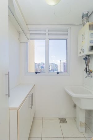 Image 19 - 818911
