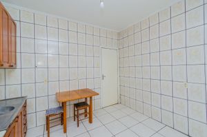 Image 18 - 818919