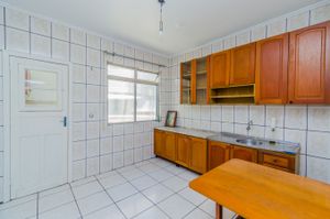 Image 19 - 818919