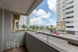 Image 4 - 818932