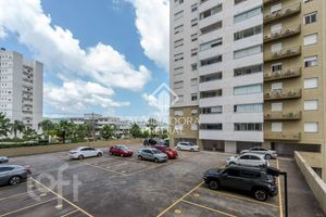 Image 5 - 818932