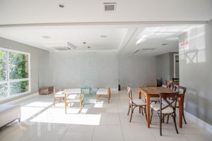 Image 32 - 818932