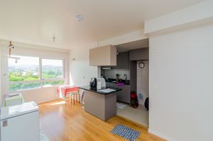 Image 1 - 818976
