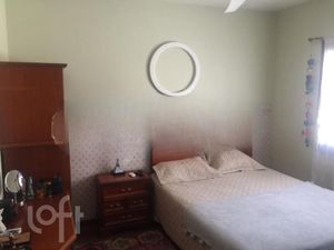 Image 19 - 818977
