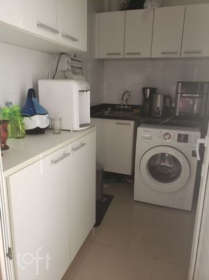 Image 17 - 819055