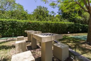 Image 40 - 819136