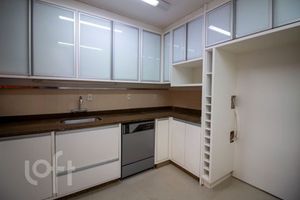 Image 24 - 819157