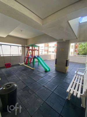 Image 33 - 819313