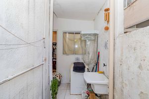 Image 19 - 8195