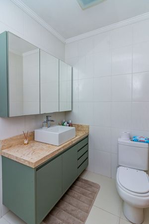 Image 22 - 819511