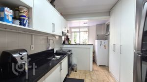 Image 8 - 819604