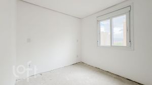 Image 19 - 819678