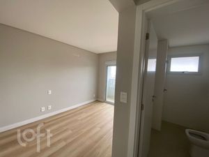 Image 21 - 819699