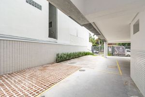 Image 37 - 819726