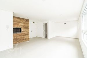 Image 11 - 819726