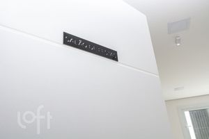 Image 18 - 819729