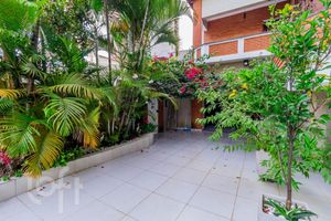 Image 14 - 819788