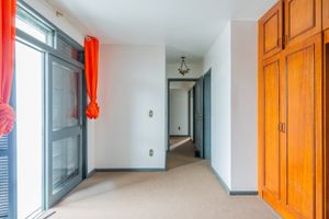 Image 21 - 819868