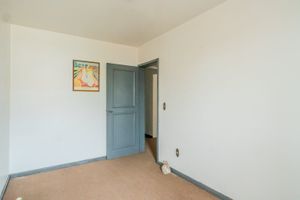 Image 17 - 819868
