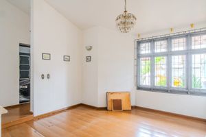 Image 6 - 819868