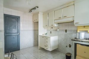 Image 10 - 819868