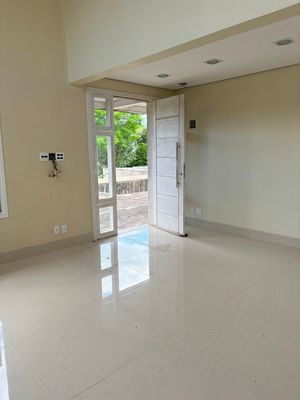 Image 2 - 819887