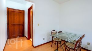 Image 5 - 820252