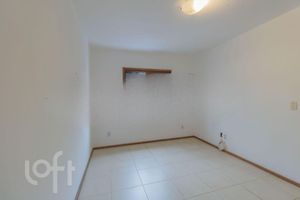 Image 32 - 820310
