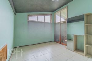 Image 39 - 820310