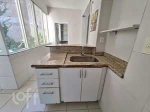Image 4 - 820325