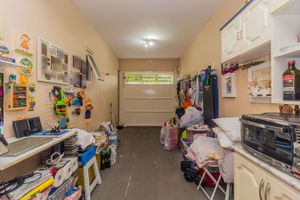 Image 32 - 820427