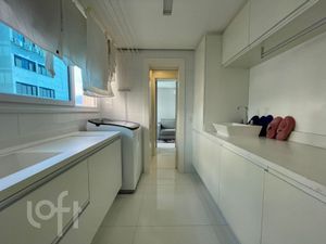 Image 10 - 820449