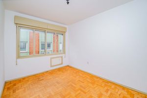 Image 17 - 820485