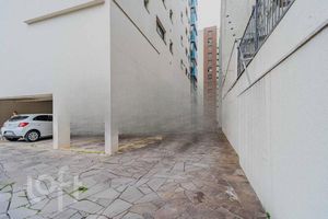 Image 23 - 820612