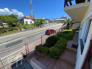 Image 13 - 820885