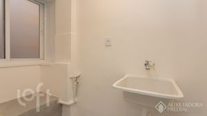 Image 11 - 820959